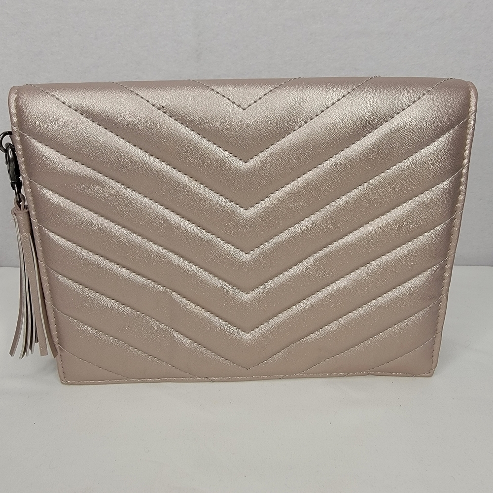 Neiman Marcus Elegant‎ Metallic Clutch